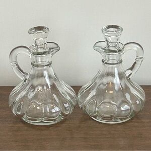 2 VINTAGE ANCHOR HOCKING CLEAR GLASS CRUETS OIL VINEGAR BOTTLES WITH STOPPERS